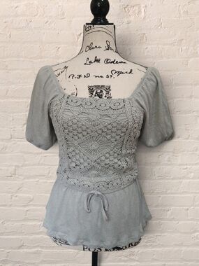 Thread & Clover Crinkle Peplum Top Sage Green Crochet Puff Sleeve Cottagecore M